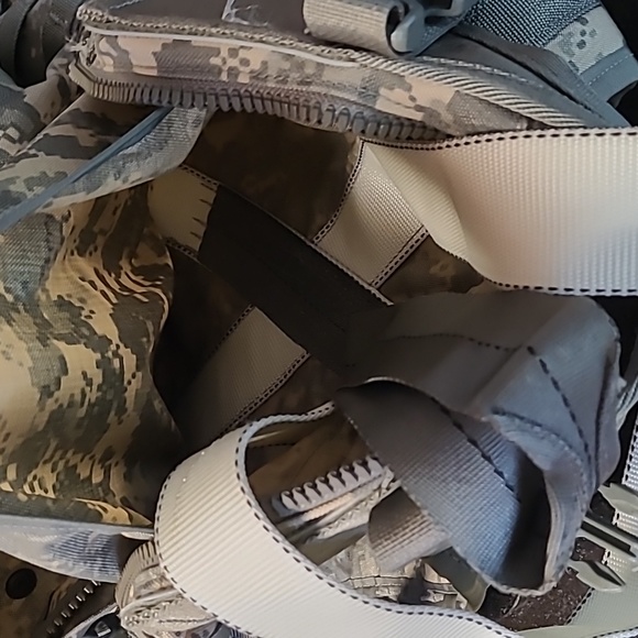 US Military Molle II Lightweight Load-Carrying Equipment Assault Pack - Picture 12 of 17